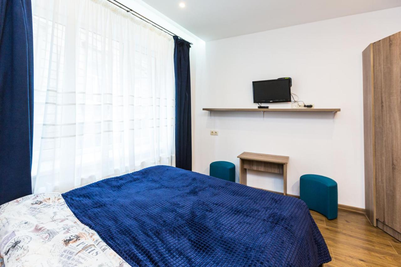 2 Kn. Romana Apartment Lviv Buitenkant foto