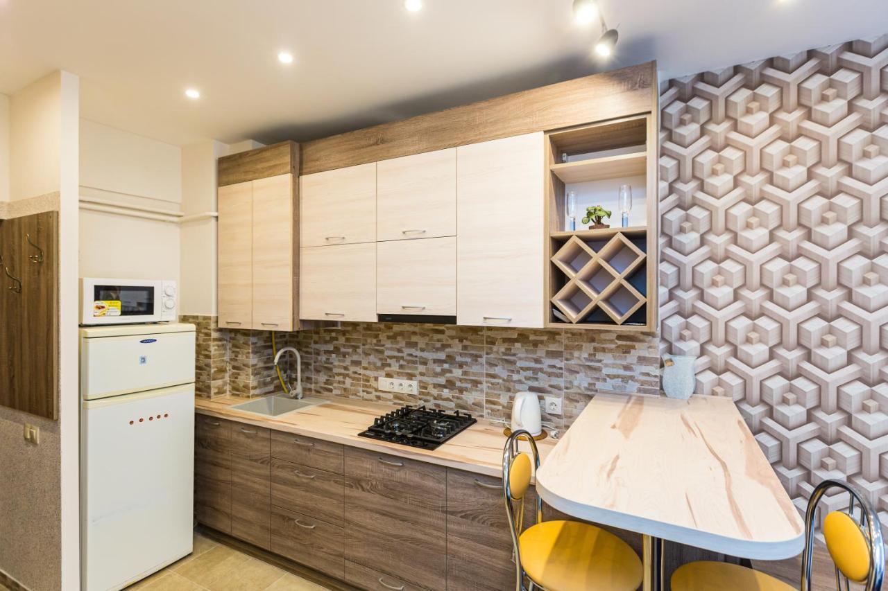 2 Kn. Romana Apartment Lviv Buitenkant foto
