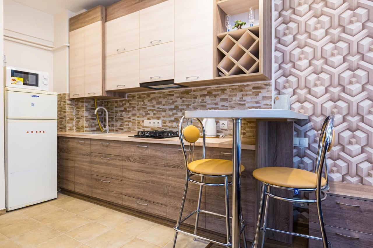 2 Kn. Romana Apartment Lviv Buitenkant foto
