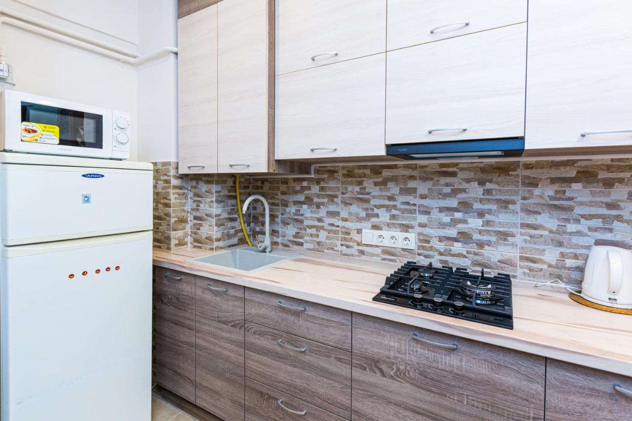 2 Kn. Romana Apartment Lviv Buitenkant foto