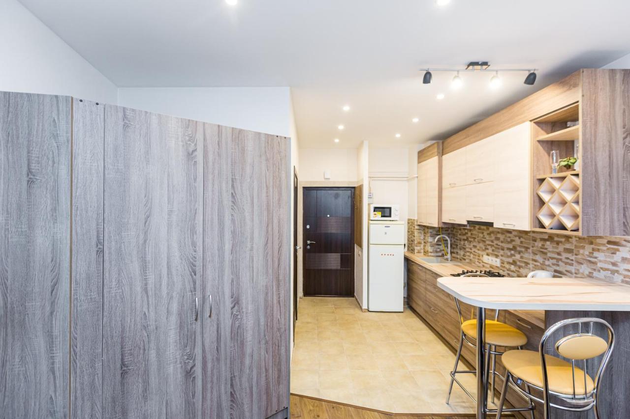 2 Kn. Romana Apartment Lviv Buitenkant foto